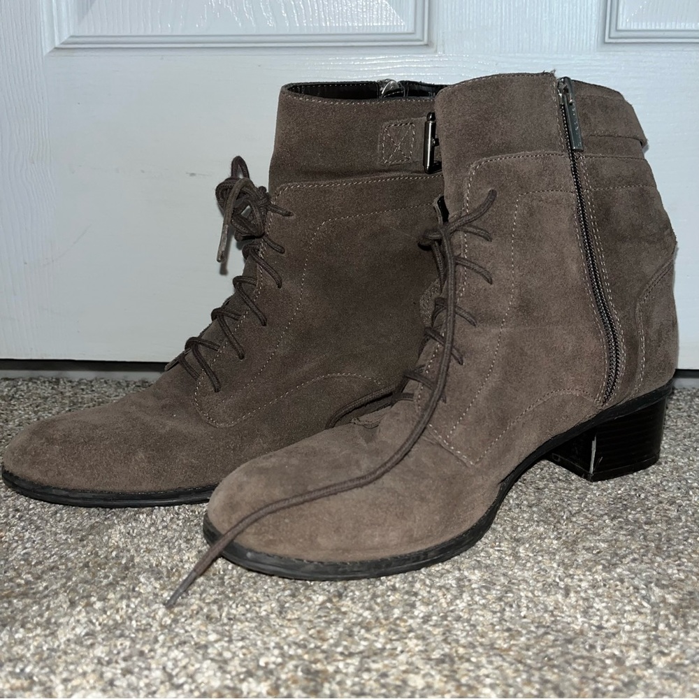 Short Gray Suede Bandelino booties with heel